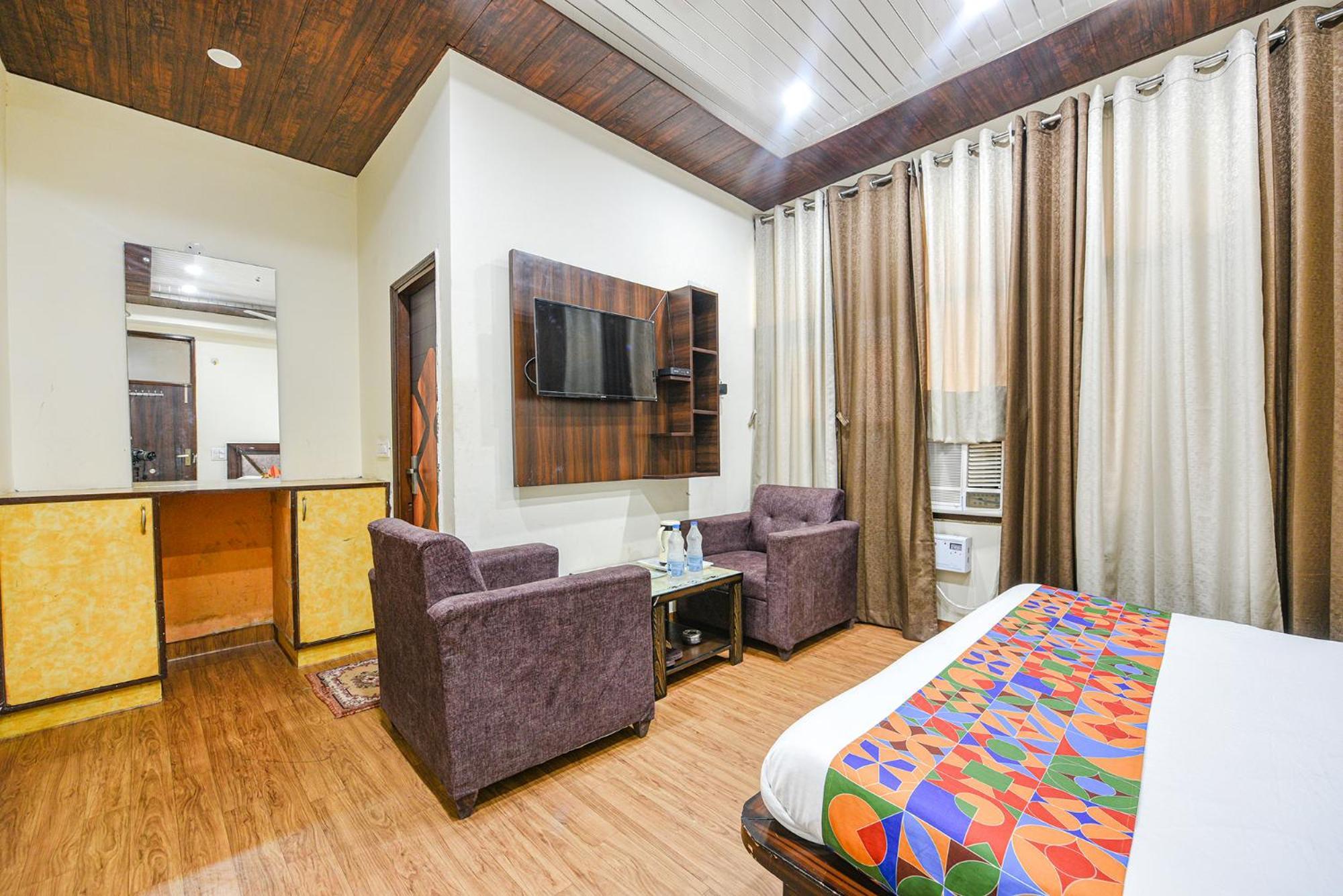 Fabhotel Royal Inn Chandīgarh Exterior foto